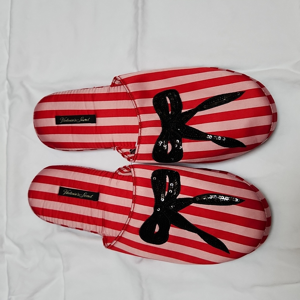 Victoria's Secret Slippers Sz L 9-10